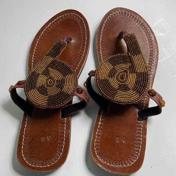 Masai Slippers - Picture 3 of 3